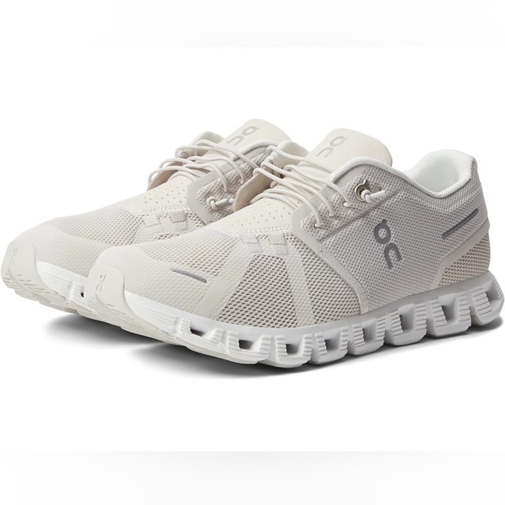 ON Cloud 5 Women’s Pearl White Size 9.5 barely worn